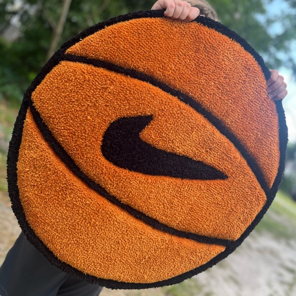 Basketball Rug - Picture 2 of 3